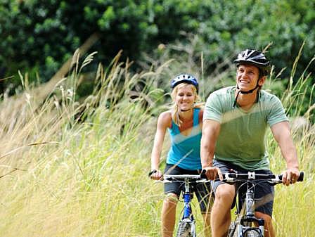 Pärchen Radtour Wald - Aktivitäten Warnemünde